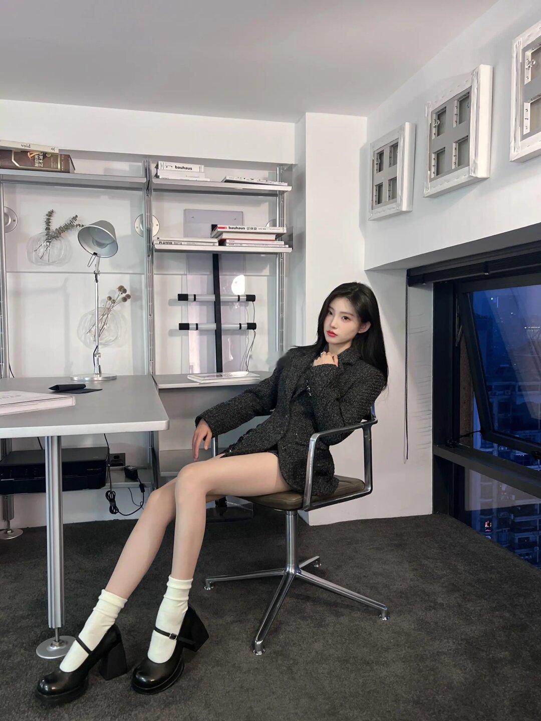 金秘书为何那样