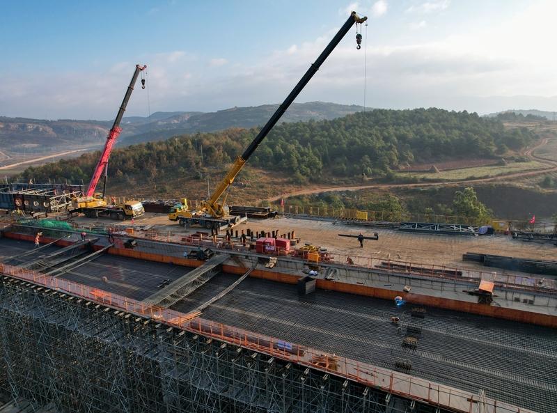 宣威至富源的高速就在我家门口通车了，这事儿真的让我们周边的人都高兴坏了，感觉生活