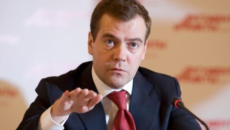 彻底决裂了！
 
俄罗斯安全会议副主席梅德韦杰夫公开表示，有情报显示英国和法国想