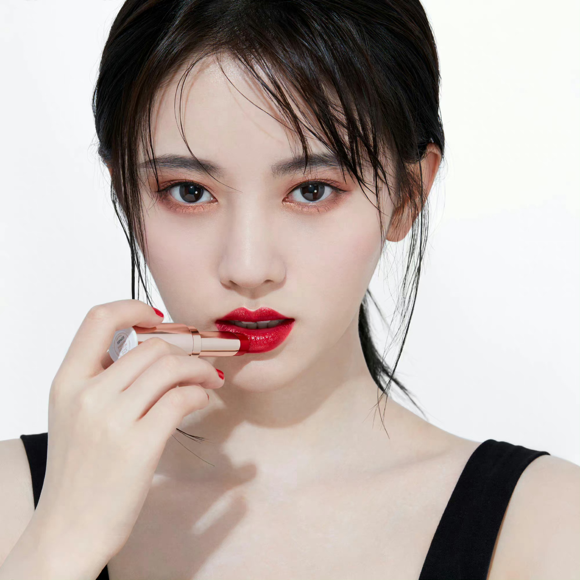 鞠婧祎[心][心]原来小鞠也是这么盯的嘛 ​​​