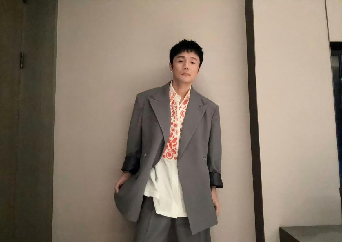李荣浩真的太有心了，连续10年发文祝福高考，而且祝福内容十年不变：
“明天都给我