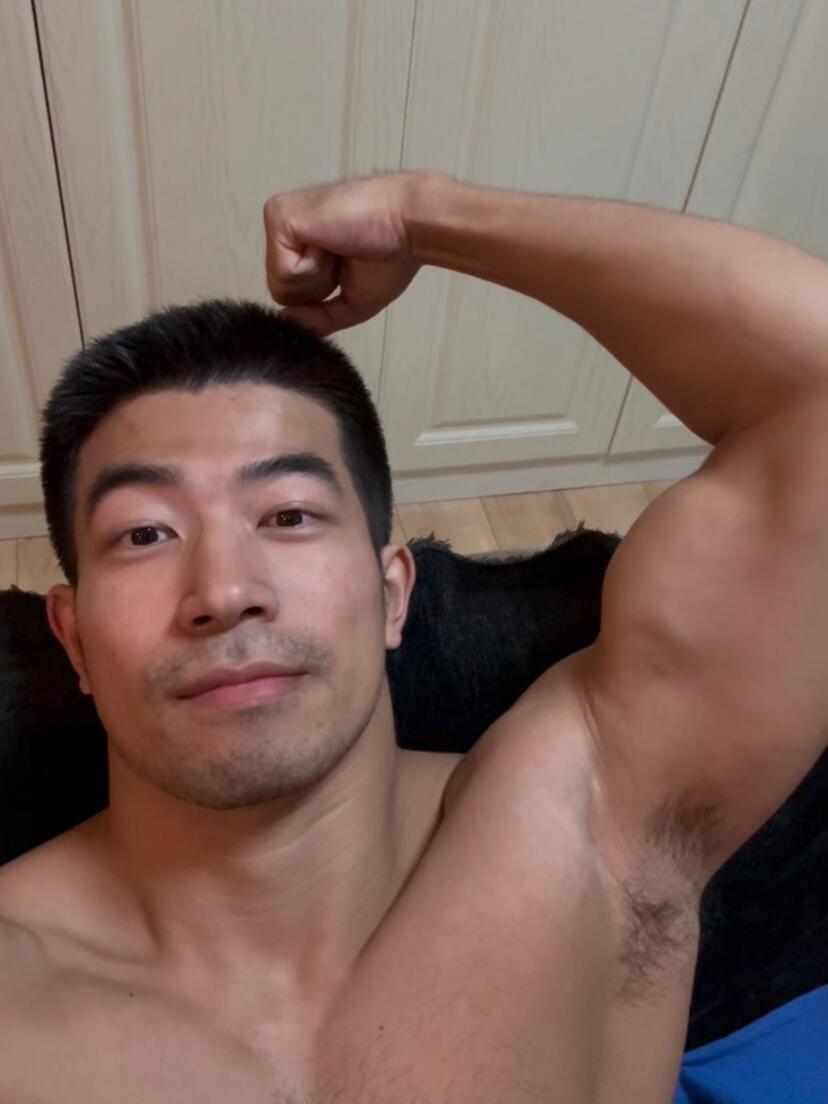 上一次剪寸头是半年前了