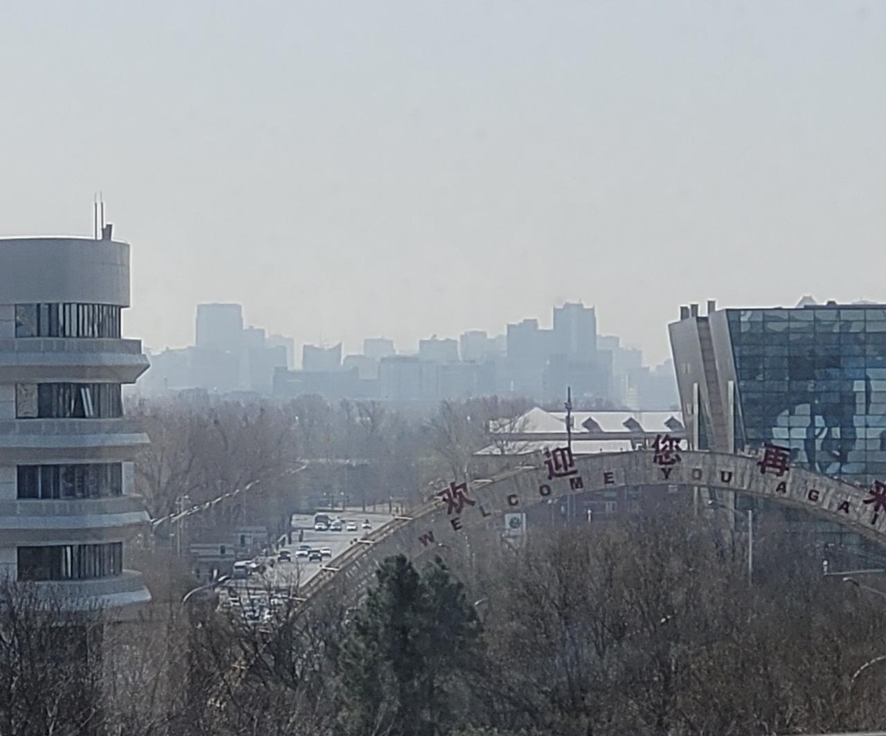 北京天气预报失准？昨天预报今日空气优，没想到优了个寂寞，北京今天已转为轻度雾霾，