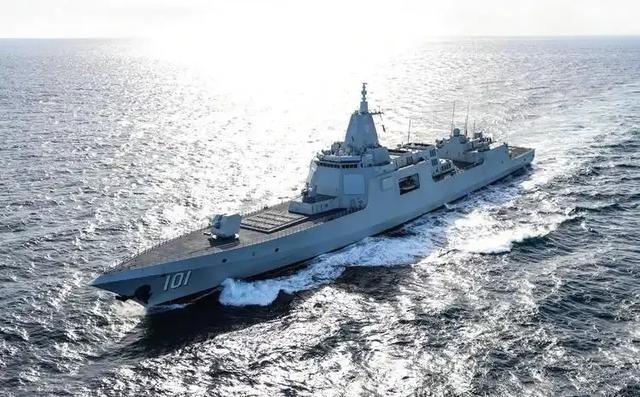 很多人低估了055的作用，但它已经从根本上改变了海战的模式。不需要再尽可能组建战