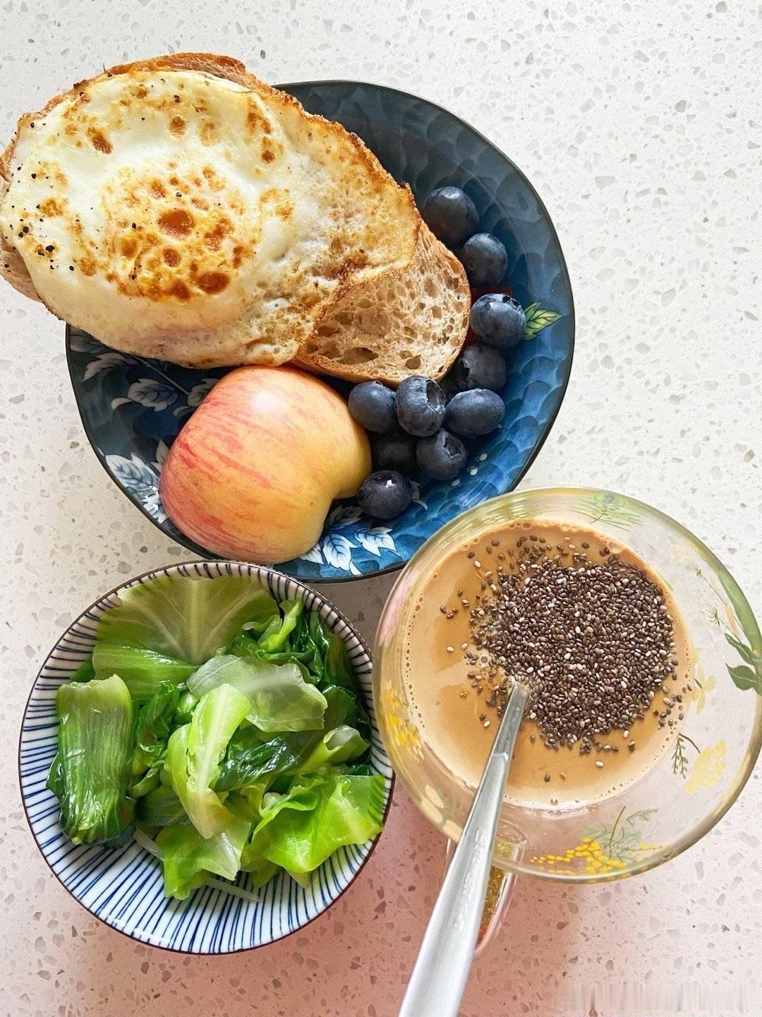 大家的早餐 周末过得好快，又到了晚上总结早餐的时候，给大家点赞👍👍👍 ​​