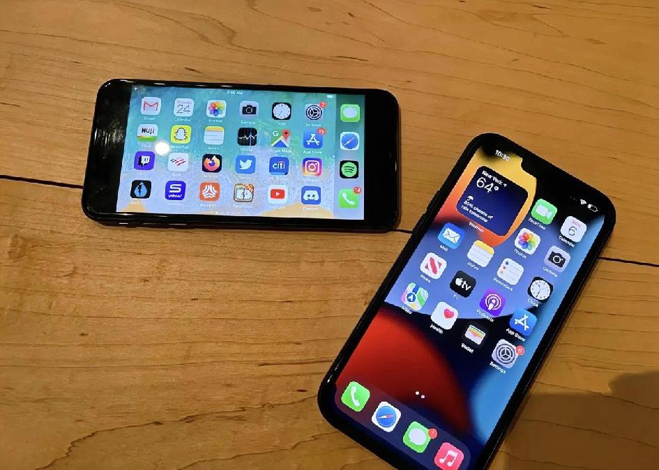 谁还记得iPhone的桌面曾经支持横屏

iPhone Plus 面世的时候，i