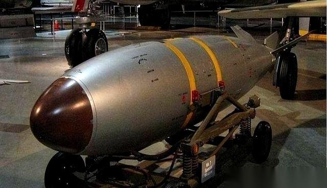 卡扎菲到死可能都没想明白，自己当初亲手交出所有核计划的图纸，换来的不是一张通往世