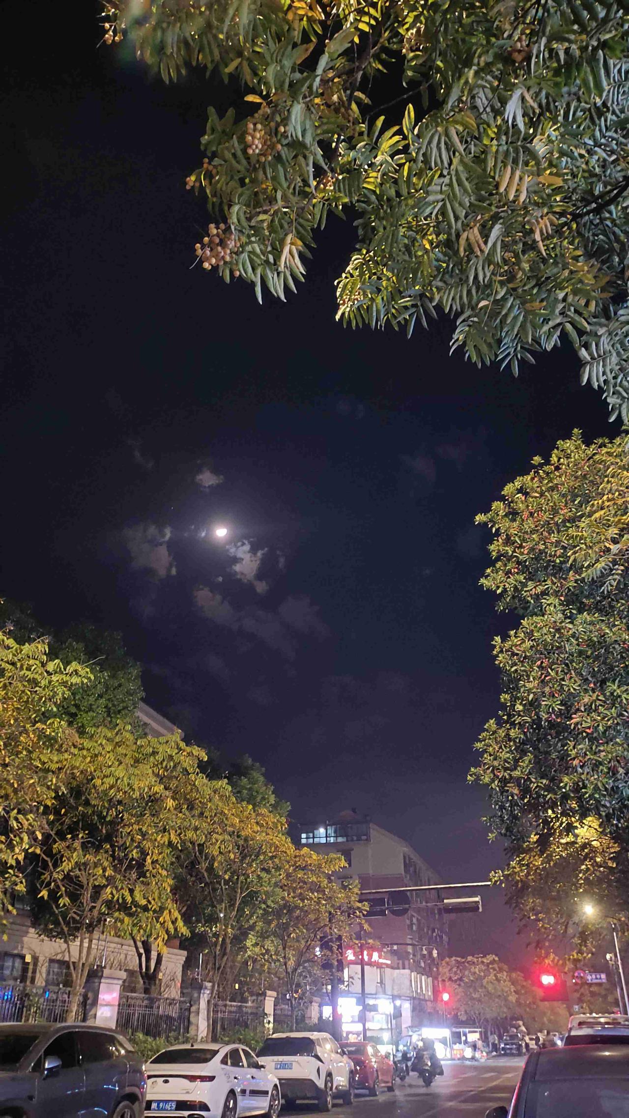 我的今日状态：😁轻松愉快
我这里的天气：☀️晴天