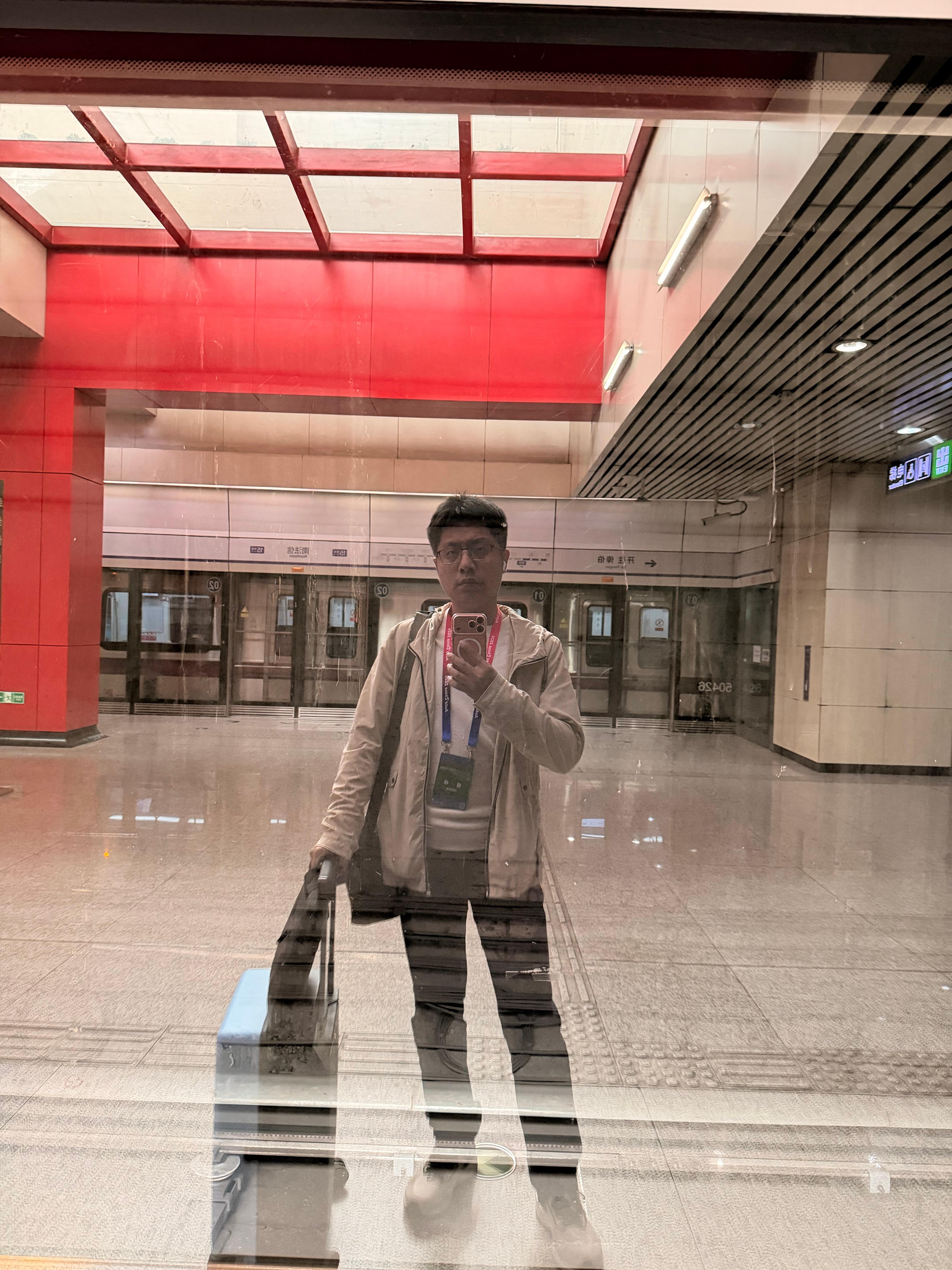突然发现开车通勤意味着自由我靠真的是！公共交通局限性太大了～有车真的是想去哪去哪