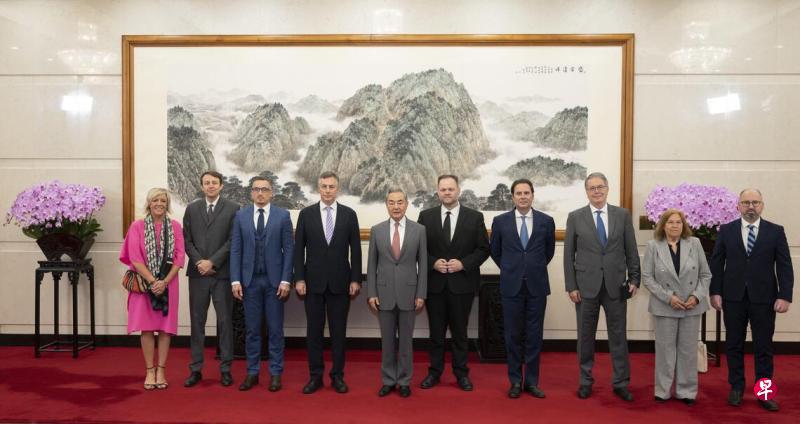 新加坡联合早报7月23日晚写道：“过去几年，欧洲一度成为台湾‘外交突破’的重要方