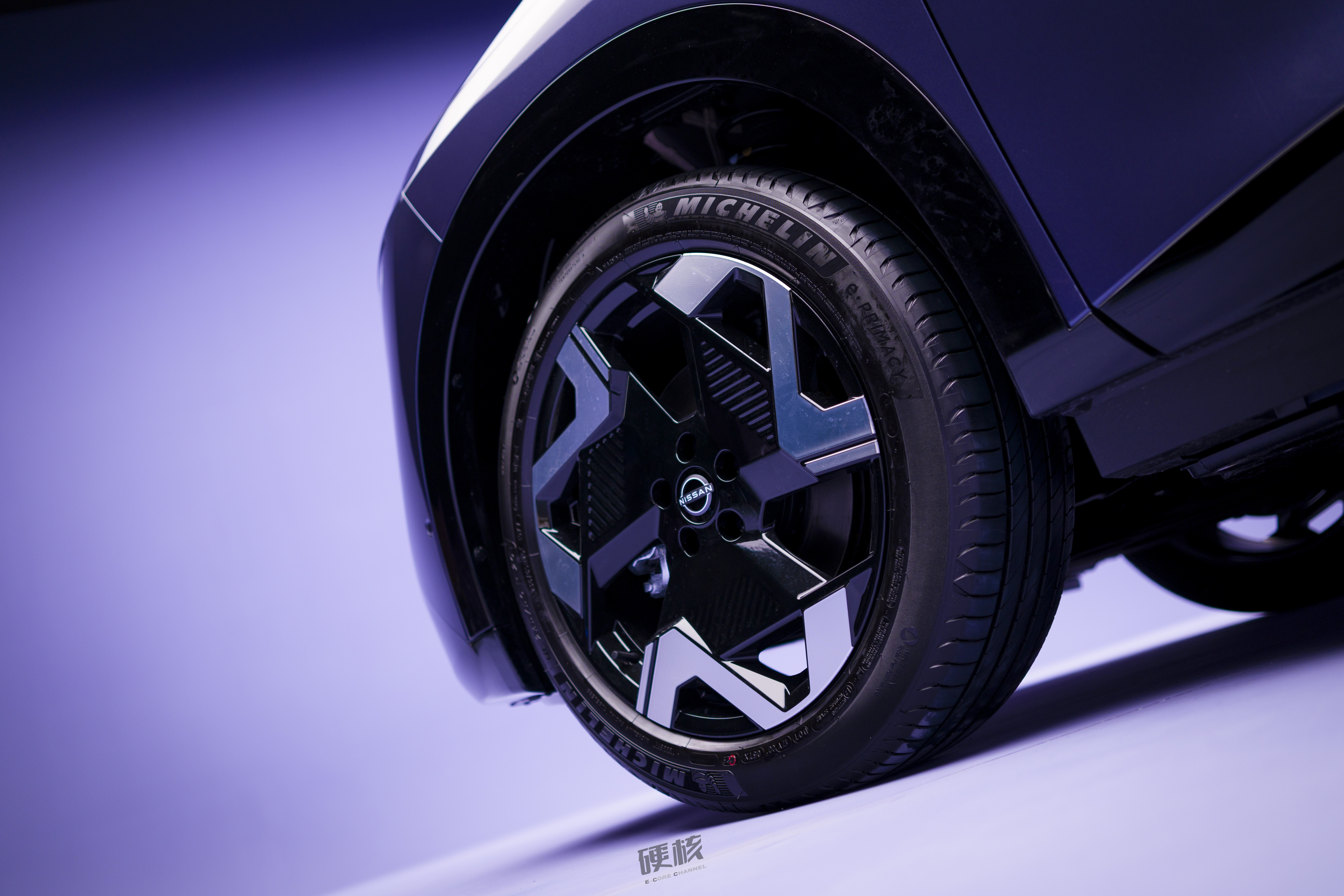 在NX8的影棚里，拍了一套图