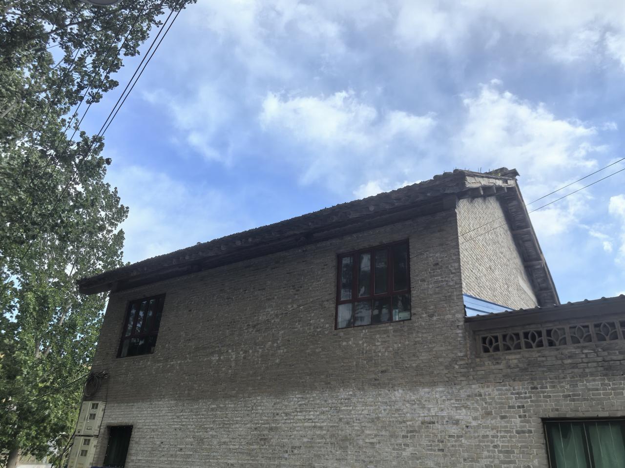 古朴砖瓦房，静谧乡村景