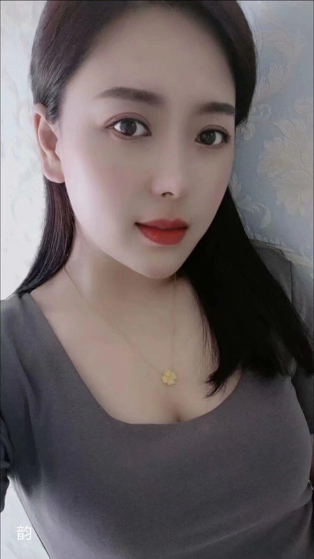 心情就像衣服，脏了就拿去洗洗，晒晒，阳光自然就会蔓延开来。阳光那么好，何必自寻烦