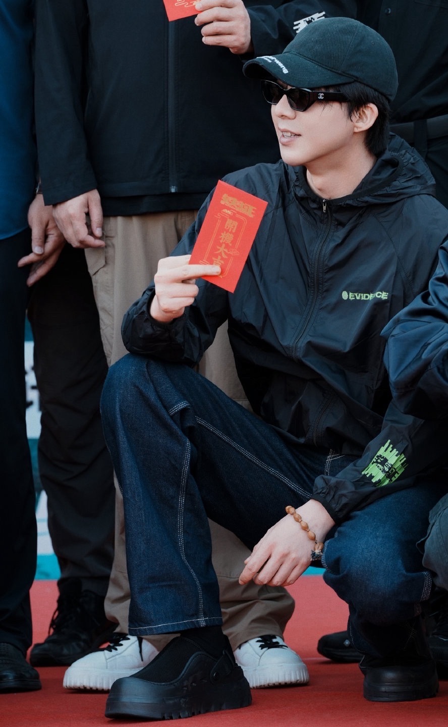 刘宇宁高原｜刘宇宁铁证｜摩登兄弟[超话]刘宇宁，那年夏天，风遇见云，萤火遇见星光
