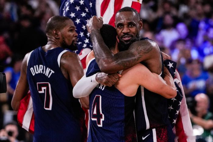 NBA次轮G4，湖人在主场110-115不敌雷霆，大比分0-4被横扫。至此，詹姆