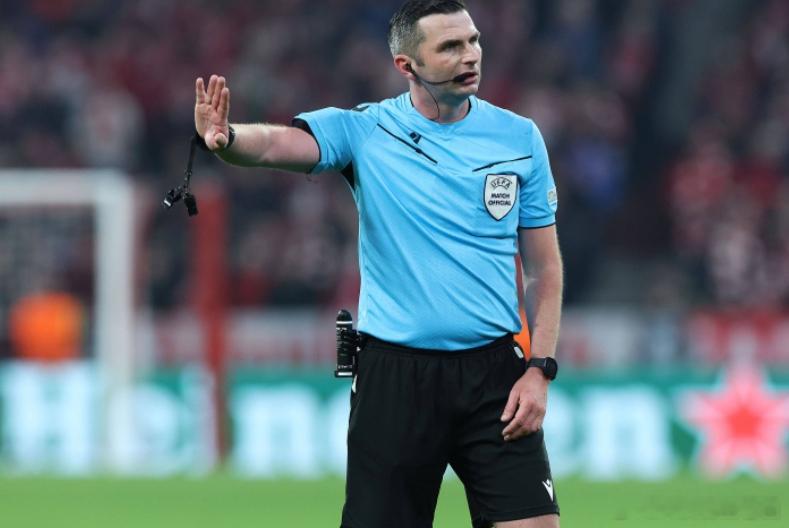 英超官方公布第25轮裁判名单，迈克尔·奥利弗执法曼联vs热刺，克雷格·鲍森执法利