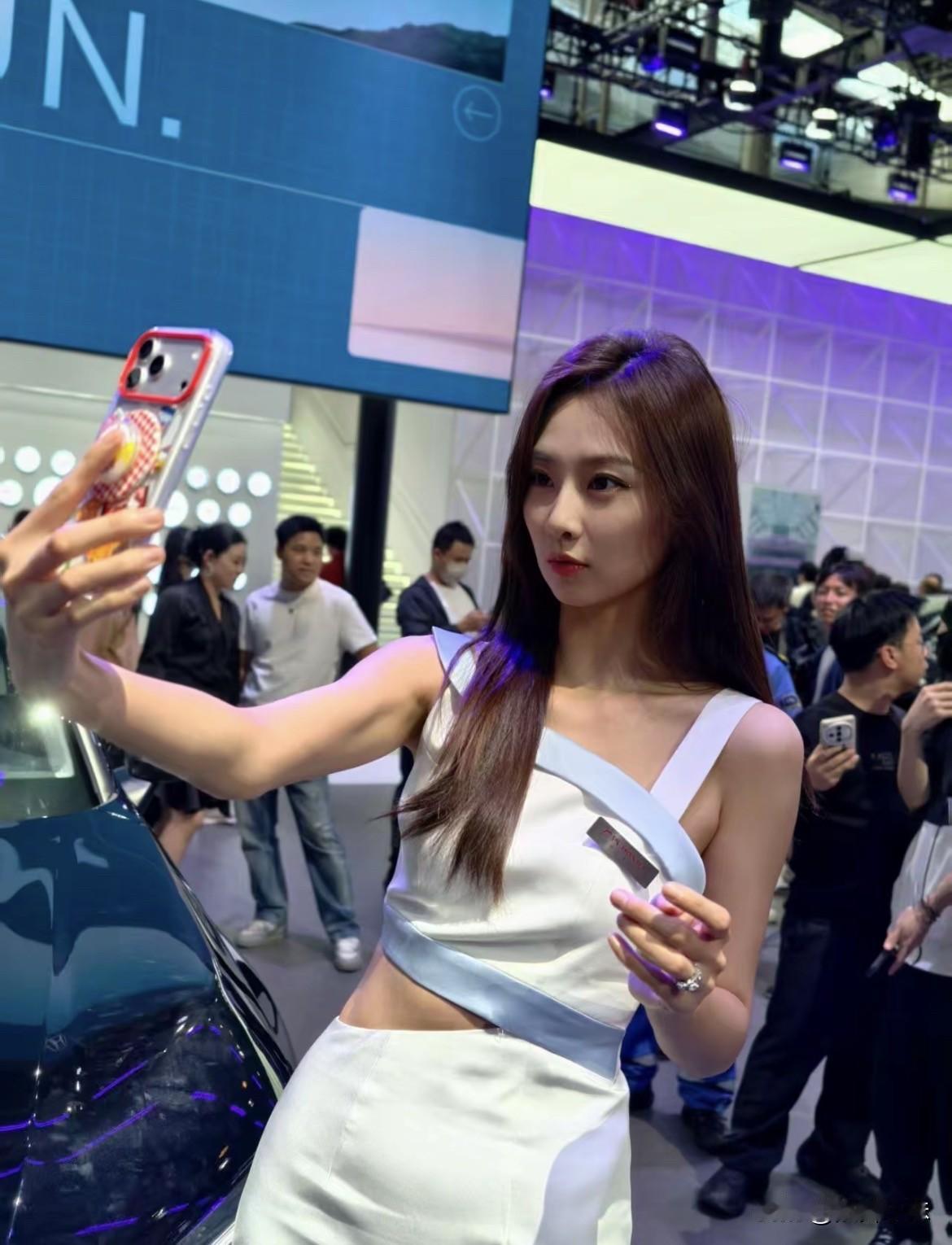 什么样的女孩男生会喜欢什么样的女孩男生会喜欢？自信开朗，善良真诚，有主见又懂得倾