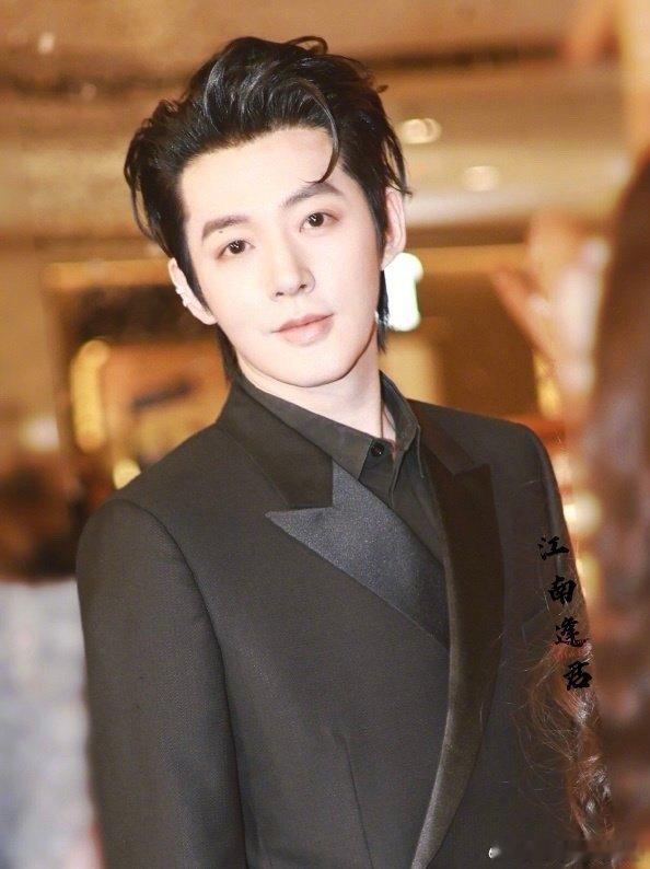 邓为哥哥这张脸真的宜古宜今，好帅一男的！｜邓为