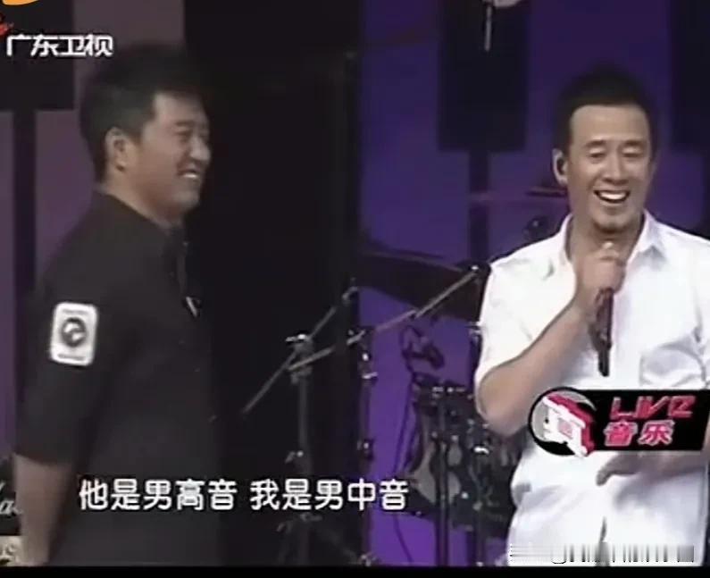 杨坤翻唱《懂你》获倒彩

刷到歌手杨坤翻唱《懂你》的短视频，感觉到杨坤有些不自量