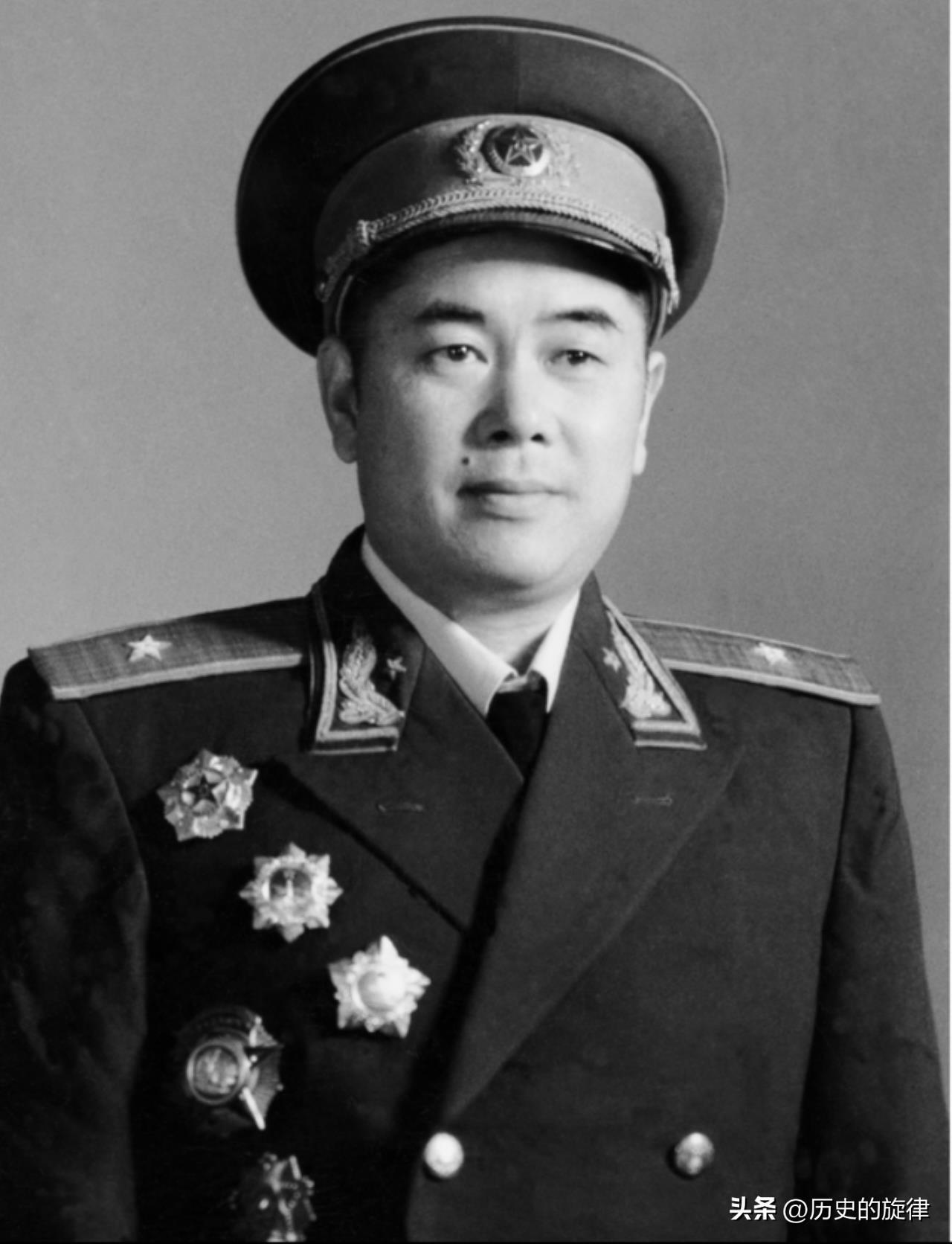 1985年福州军区撤销，司令员江拥辉无新任命，婉拒全军邀请：我已不是司令
 
麻