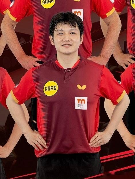 樊振东新定妆照出炉樊振东依旧很帅 