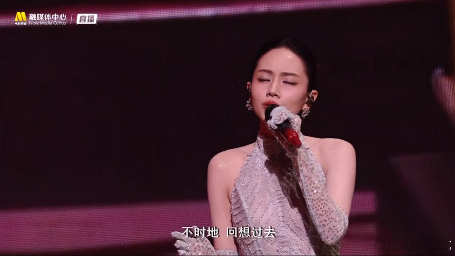 刘惜君全开麦好稳刘惜君演唱一生所爱 中国电影博物馆之夜的高光时刻！她的《一生所爱