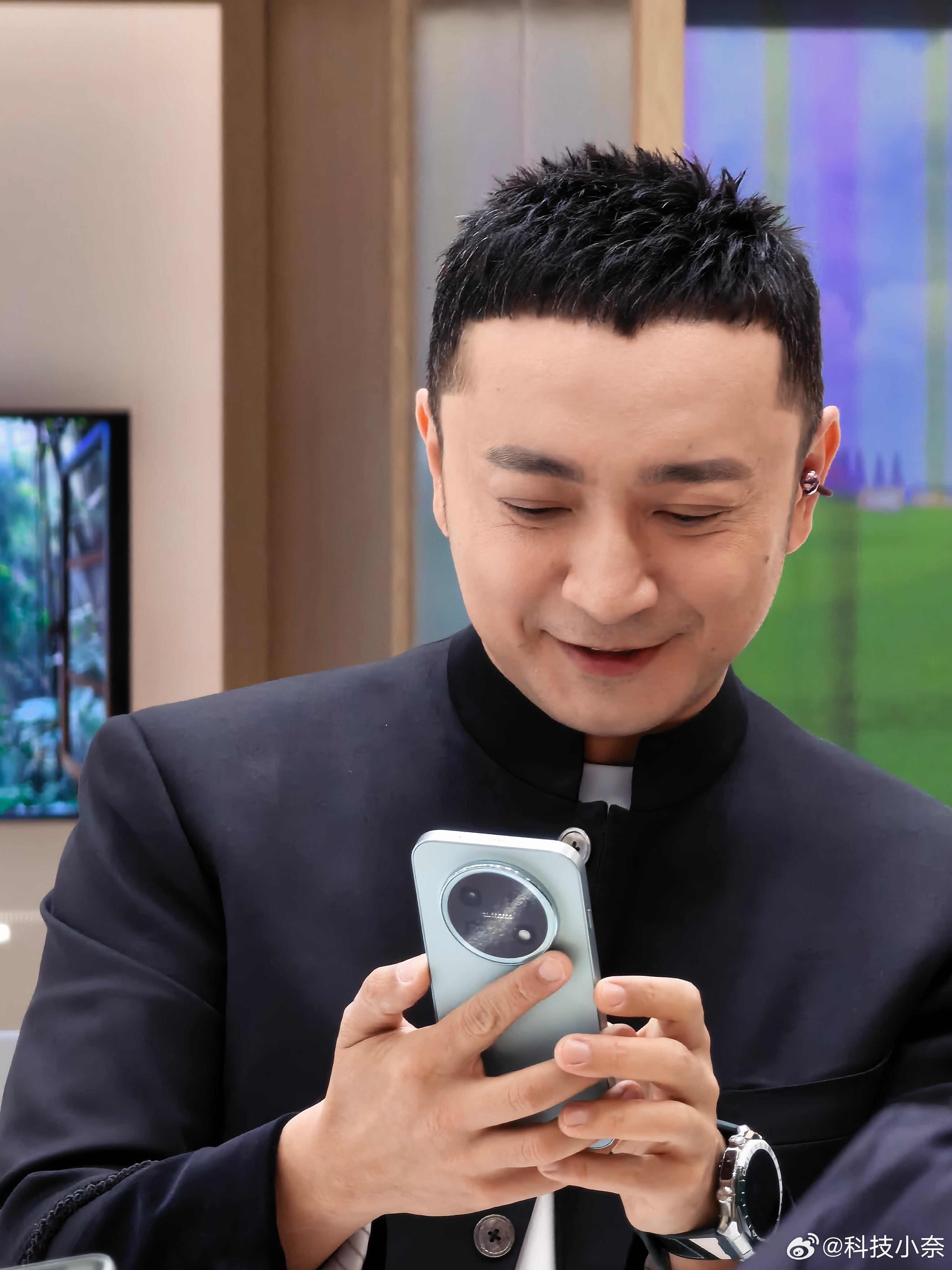 余承东官宣华为畅享90系列华为畅享全系搭载麒麟芯鸿蒙6 3月14日，余承东在AW