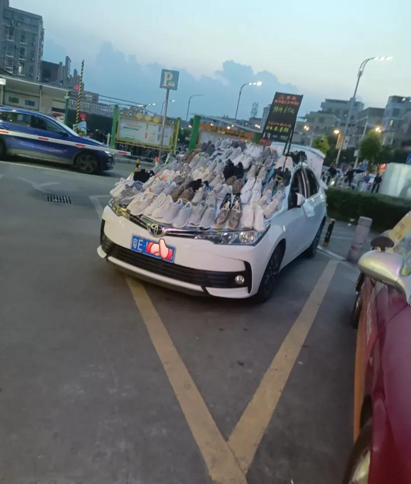 这样城管是不是没法管?
摆摊日记 #城管来了 下班回家路上看到的还挺好玩哈哈哈