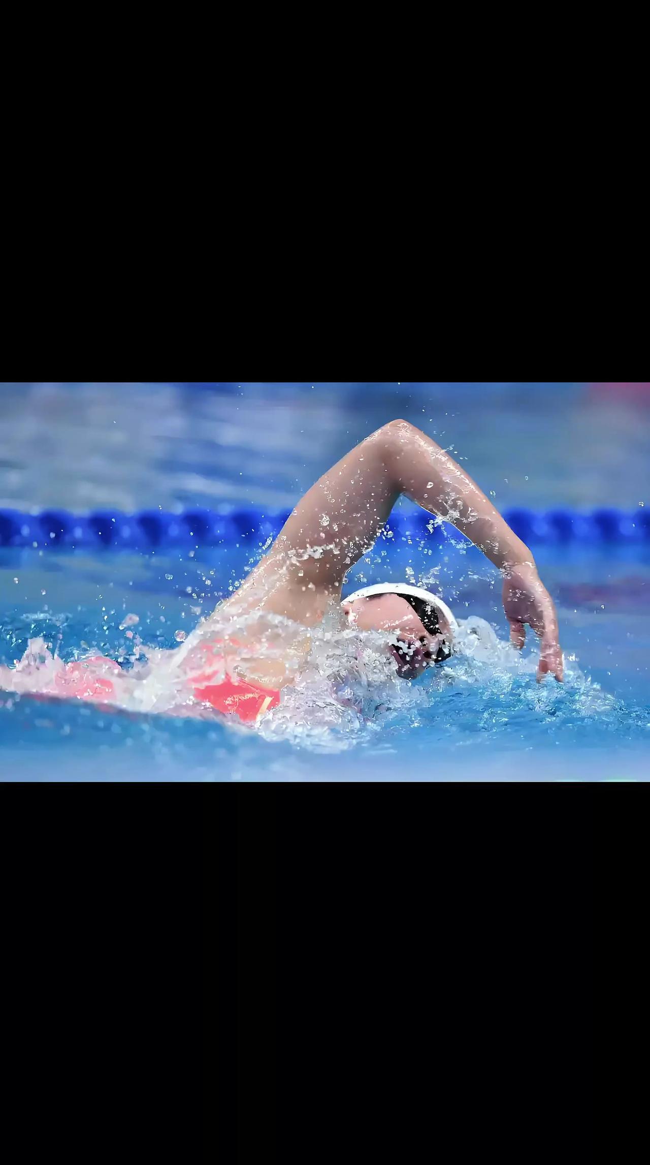泳教头 | 泳讲堂：自由泳高肘划手技术教学
各位泳友、家长朋友们，大家好！我是凤