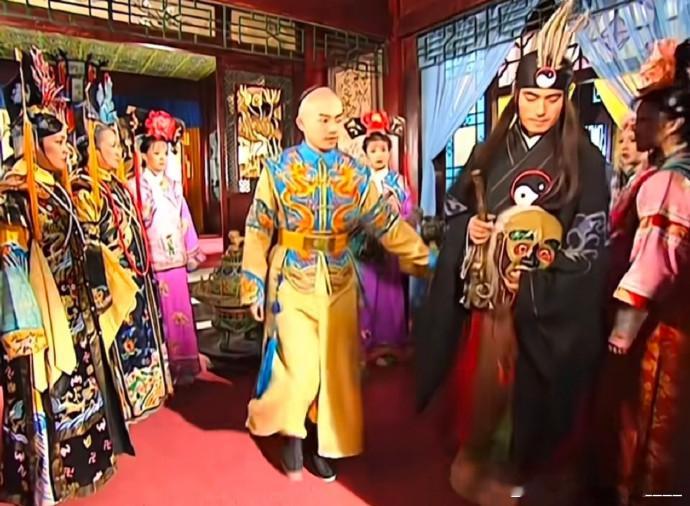 重刷《还珠格格》，仿佛穿越回旧时光。导演组快“回避”，别扰这戏梦，让我们沉醉于紫