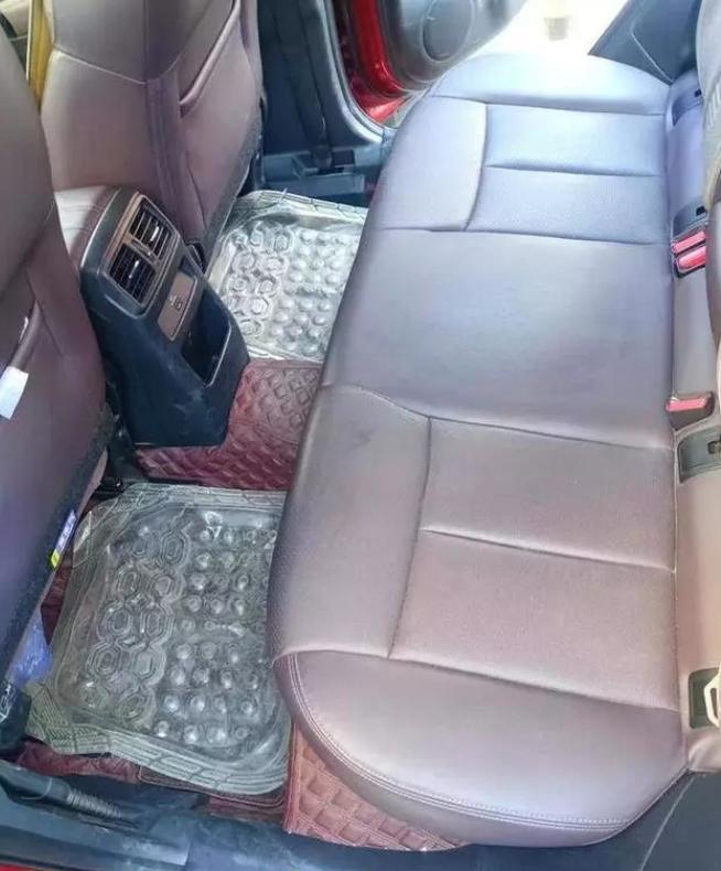 太烧脑！男女网恋奔现，车内拥吻，女子还 2 次自愿为其进行口部亲密行为，不料，当