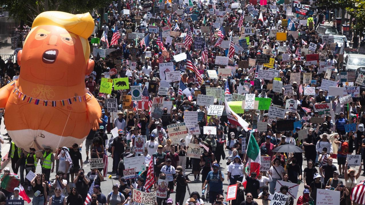 一场抗议，怎么就演变成了全球围观的大型“退款现场”？

当所有人都在惊呼这场“不