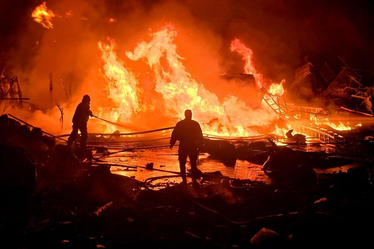 【专家发出末日警告：10年后英国将面临危机和内乱】据英媒4月30日报道，安格利亚