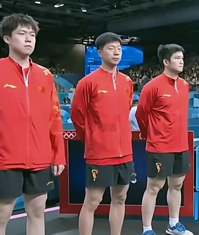 ＂谁说国乒只有马龙和樊振东？林诗栋横空出世，外协队员集体崩溃！🔥
林诗栋4:3