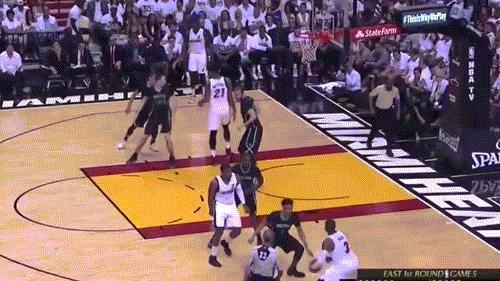 韦德这几个脚步很实用 