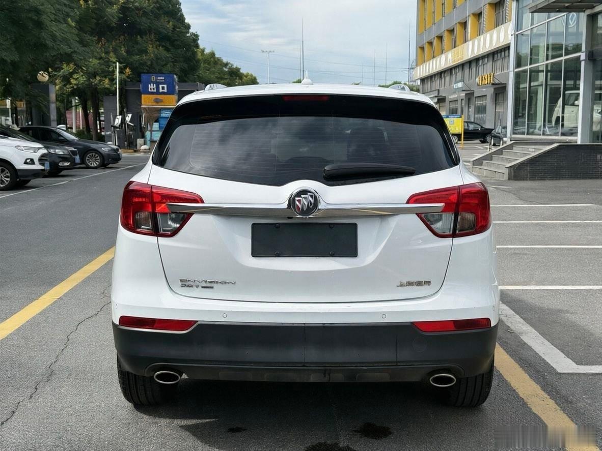 简简单单洗个车 成色就出来了 还是一台16款的2.0T四驱豪华版 15年12月上