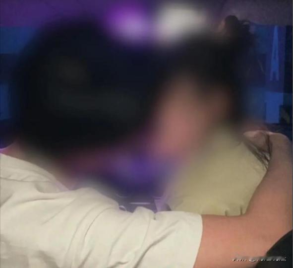 福建，一男子进入足浴店做了不大正规的服务，跟女技师因此结识，后来也存在多次亲密的