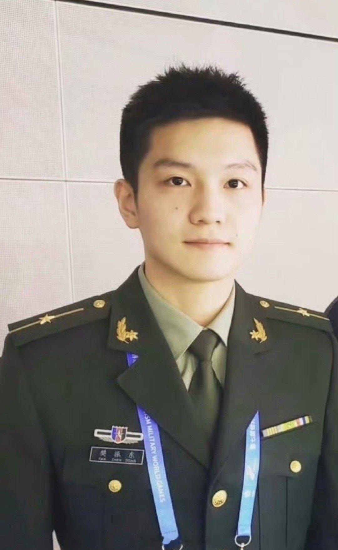 听吧新征程号角吹响 强军目标召唤在前方 国要强 我们就要担当 战旗上写满铁血荣光