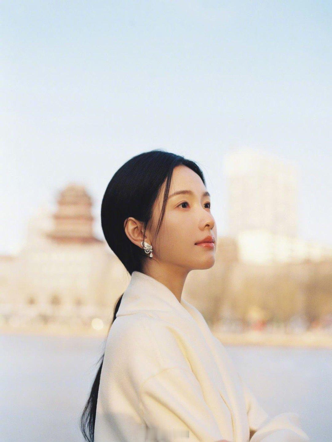 TF三代成员进组陈都灵新剧果真是闷声干大事了，电视剧《我们的少年时代2》给了TF