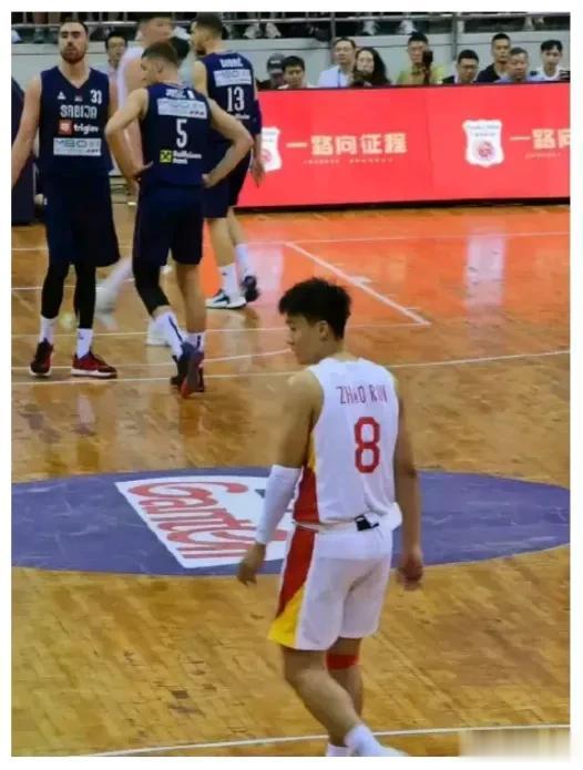 赵睿过去4场世界杯比赛的数据表现！！！

对阵塞尔维亚:17分2抢断。

对阵南