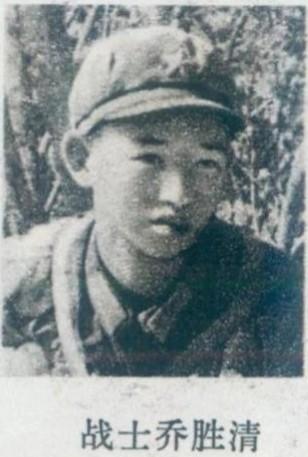 脸贴地排雷，腿瘸了去管旧纸，他干的活没人记得。
藤条河大桥早不打仗了，可当年那雾