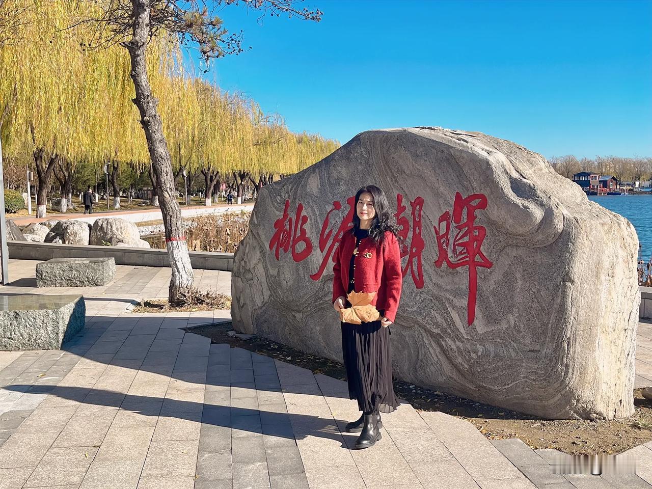 现在很多年轻人都不婚不育，要是从利益出发讲生孩子确实没好处！

但是生孩子确实是