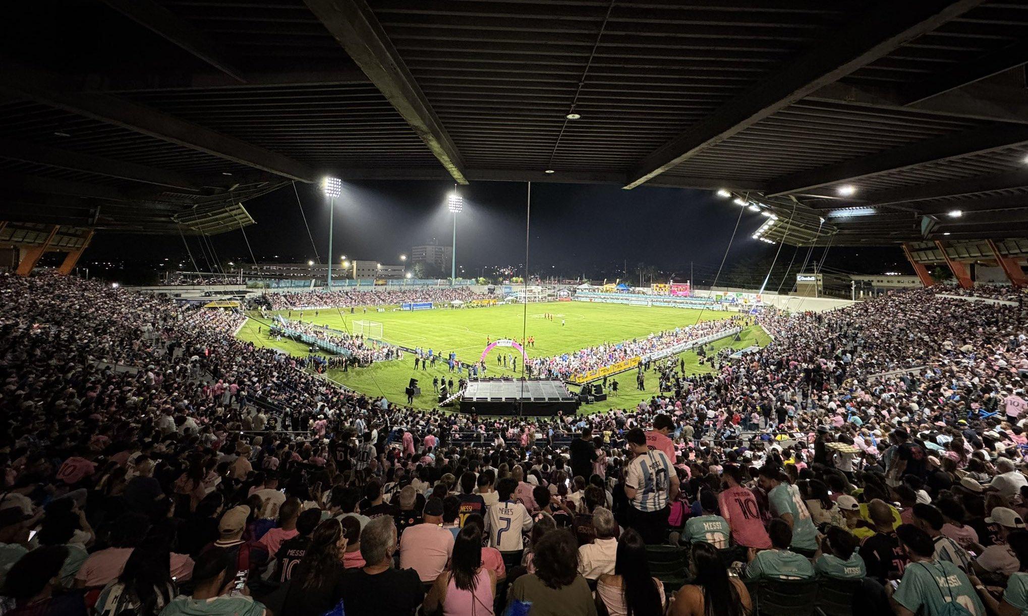 🔥可容纳24000观众的胡安·拉蒙·卢布里尔体育场⤵️梅西迈阿密国际