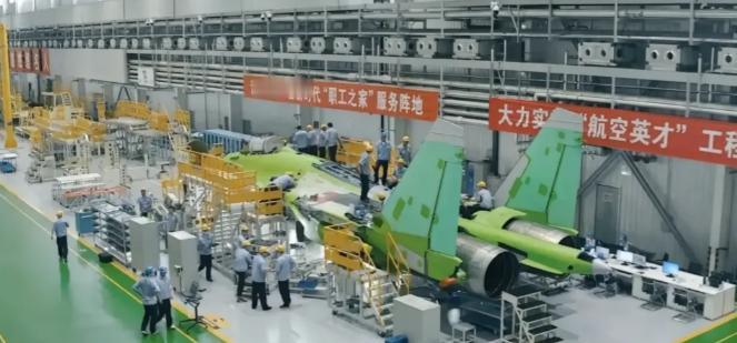 中国卖武器给巴基斯坦，为啥不能直接送条歼-10生产线？
 
2011年，巴基斯坦