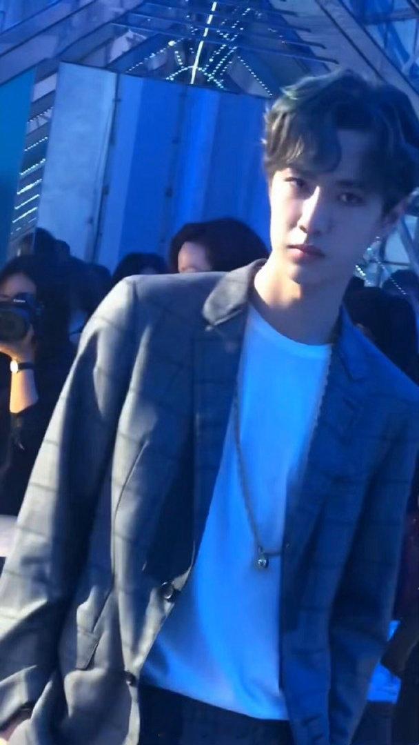 王一博热烈王一博电影热烈 王一博的眼妆也那么好看 