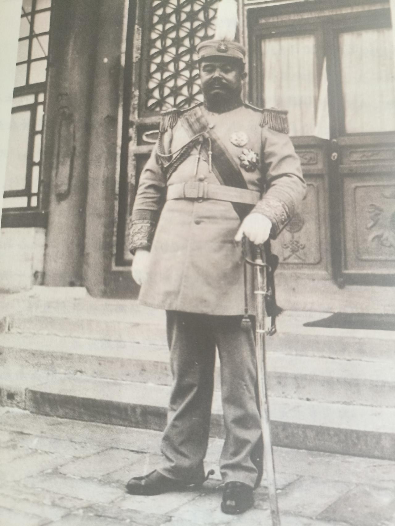 大总统黎元洪 （9）被迫进京
 
 
 
黎元洪深知“有兵才有权，有地盘才有势”