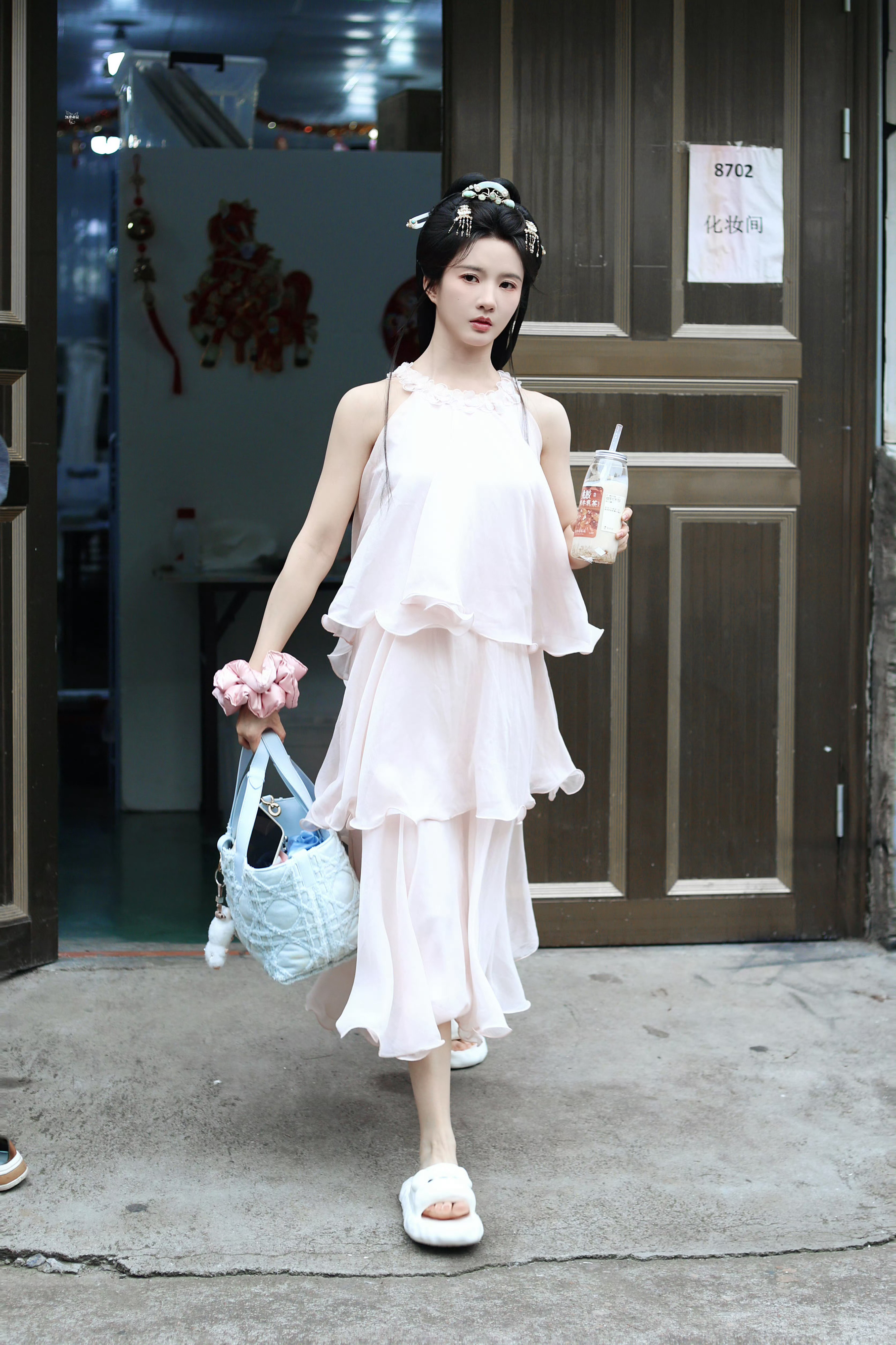 刘些宁带妆上班 刘些宁归良辰