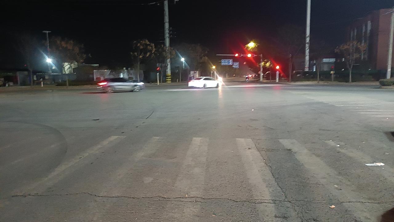 “上头条聊热”这个话题非常有趣，也非常贴近大家的生活和热议点。让我们一起来聊聊最