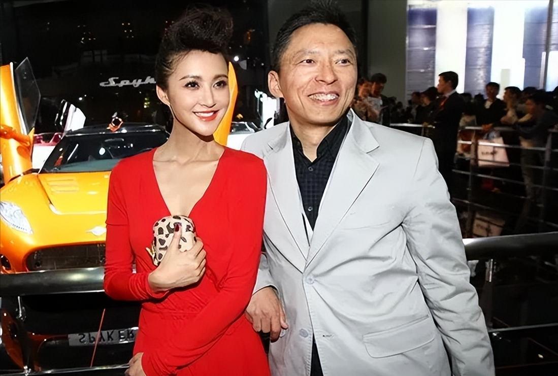 搜狐是个很特别的公司，活了一大把岁数，如今却步履蹒跚，看市值，网易还有600多亿