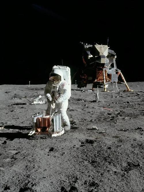 按照美国的说法50年前不仅仅登月了还在月球开月球车，在月球呆了整整3天！ 具体来